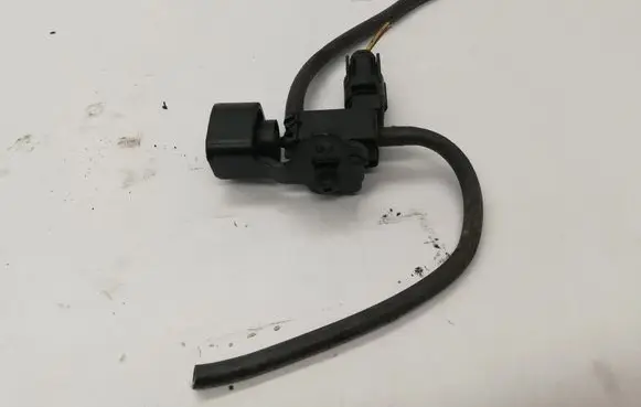 Honda CR-V Engine mount vacuum valve 1846004700
