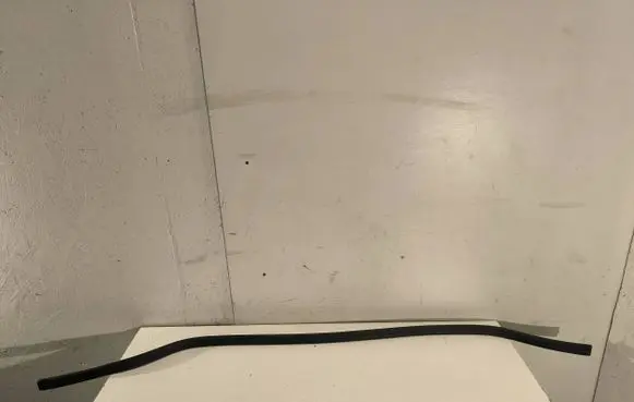 Volkswagen Golf V Engine compartment rubber 