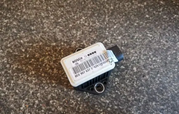 Audi A4 S4 B7 8E 8H ESP acceleration yaw rate sensor 8E0907637C