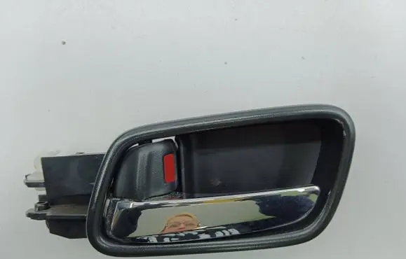 Honda CR-V Front door interior handle