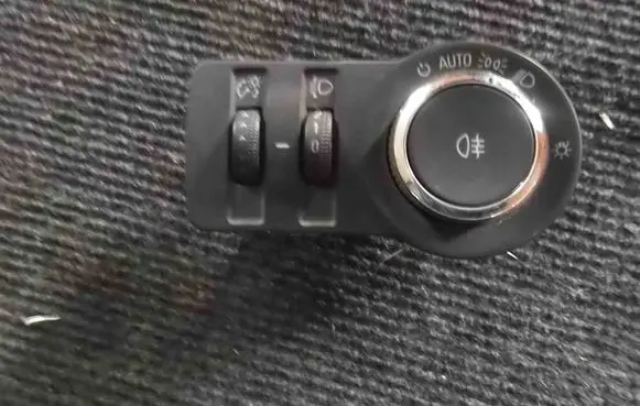 Opel Insignia A Light switch 13268696