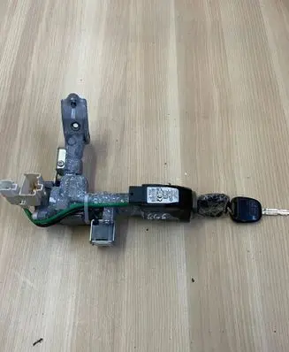 Toyota Land Cruiser (J120) Ignition lock 8978360110