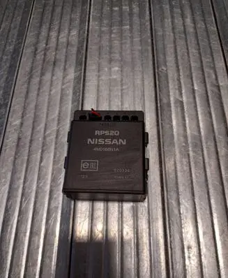 Nissan X-Trail T30 Parking PDC control unit/module 4M0168N1A
