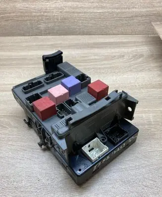 Renault Espace IV Fuse module 8200660170 8200951726G
