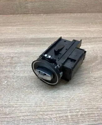 Volkswagen PASSAT B6 Ignition lock 3C0905843