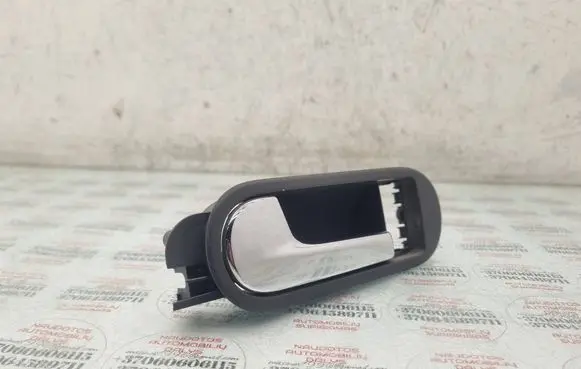 Volkswagen Golf Plus Front door interior handle 5M0837113A