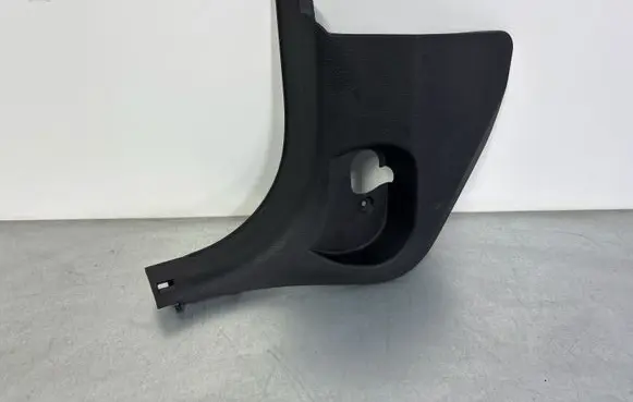 Front sill trim cover