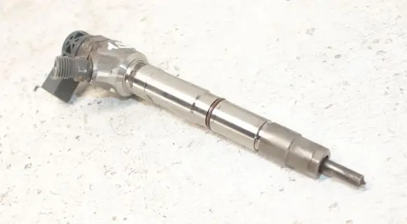 Audi A6 S6 C7 4G Fuel injector 04L130277AE