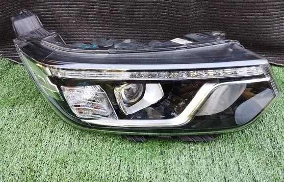 SsangYong Tivoli Headlight/headlamp ZGM92101080