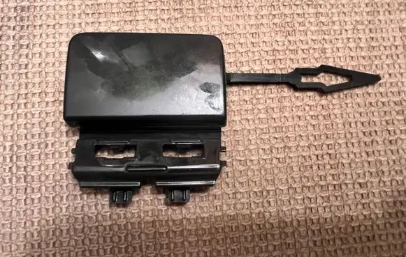 Rear bumper row hook cap/cover