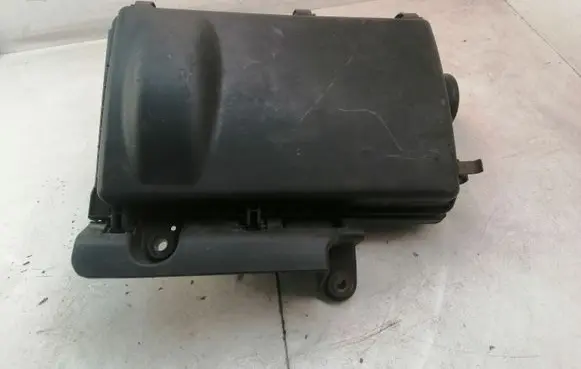 Toyota Prius (XW20) Air filter box 1001406970