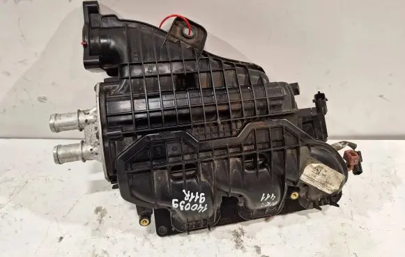 Renault Twingo III Intake manifold 140039911R