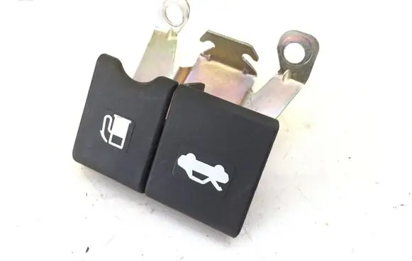 Nissan Qashqai Fuel tank opening switch 
