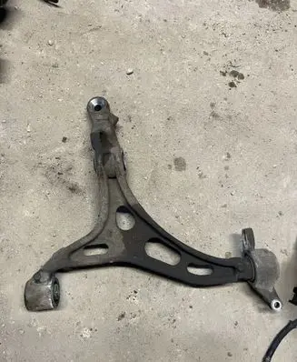 Jeep Grand Cherokee Front lower control arm/wishbone 68022613AB
