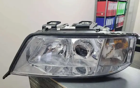 Audi A6 S6 C5 4B Headlight/headlamp 205378