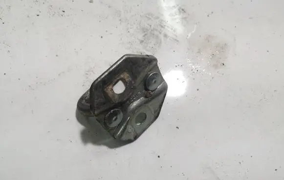 Lancia Musa Rear door lock loop/hook striker 