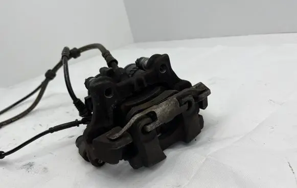 BMW 1 F40 Rear brake caliper 1543680