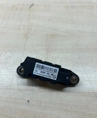 Mercedes-Benz E W211 Airbag deployment crash/impact sensor 0018209126
