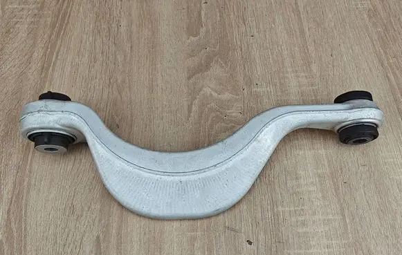 BMW X6 G06 Rear upper control arm/wishbone 6878022