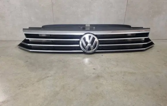 Volkswagen PASSAT B8 Front bumper upper radiator grill 3G0853653 3G0853651A 3G0853651