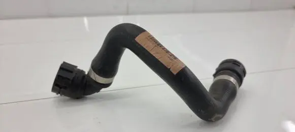 Coolant pipe/hose