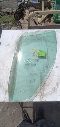 Volkswagen Golf IV Front door window glass four-door 1212123