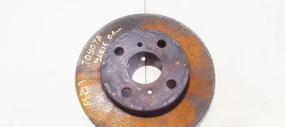 Toyota Yaris Front brake disc ventiliuojamas