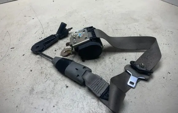 Renault Laguna II Front seatbelt 3506887 376446