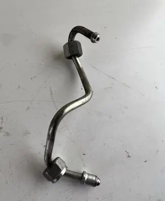 Fuel injector supply line/pipe