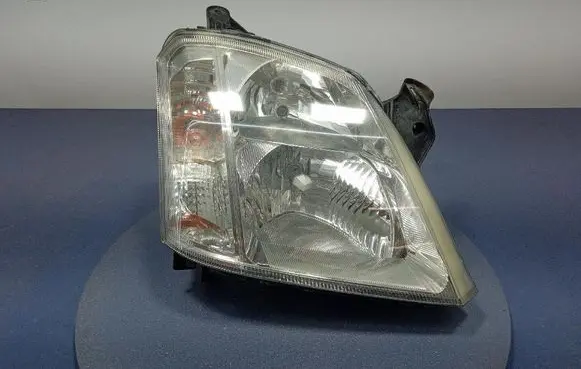 Opel Meriva A Headlight/headlamp 93321053