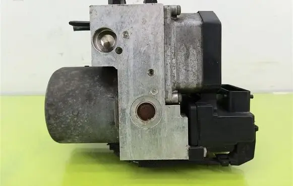 Skoda Superb B5 (3U) ABS Pump 0273004573
