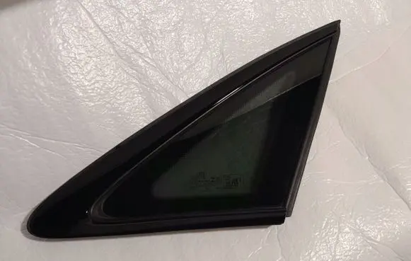 Audi A4 S4 B9 8W Front triangle window/glass 8W5845298K