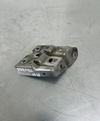 Volkswagen Touareg II Fender mounting bracket 7P6821151A