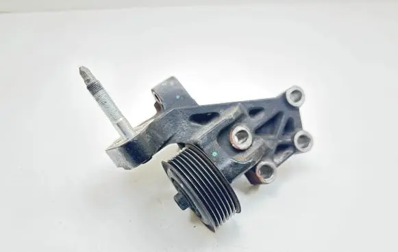 Toyota Verso Engine mounting bracket 123150R020