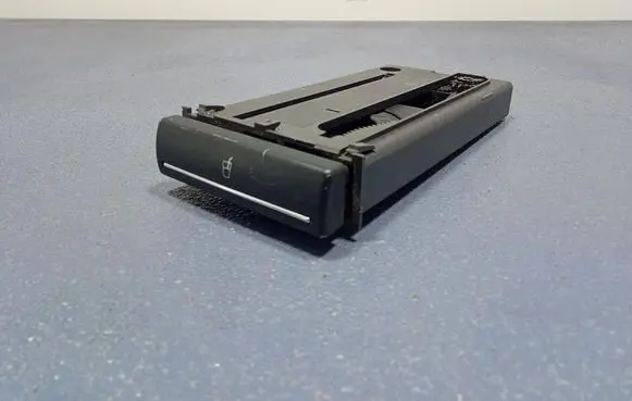 Audi A3 S3 8P Glove box 8P0862534C