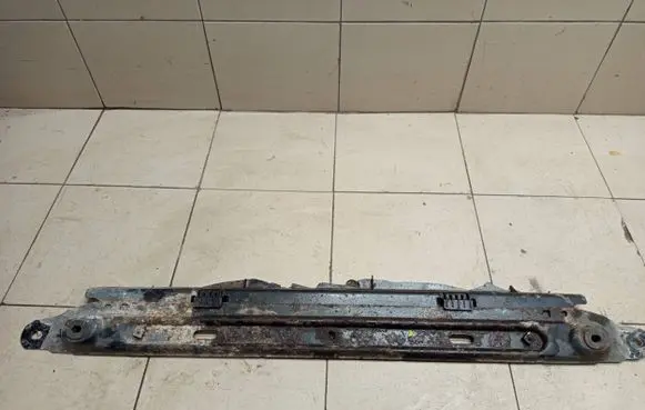 Peugeot 5008 Radiator support slam panel bracket 