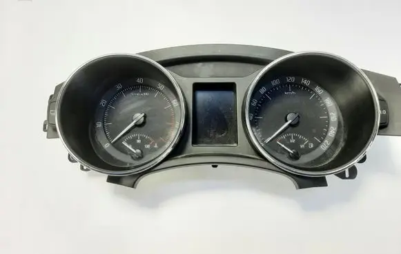 Skoda Superb B6 (3T) Speedometer (instrument cluster) 3T1920811J