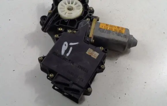 Seat Alhambra (Mk1) Rear door window regulator motor 7M0959812A