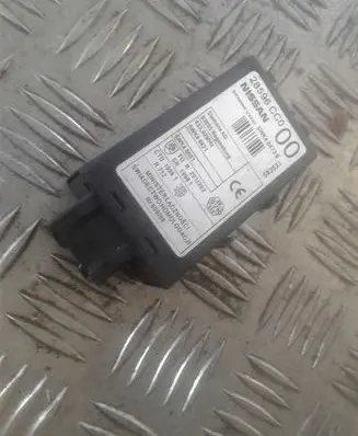 Nissan X-Trail T30 Door central lock control unit/module 5WK46473B