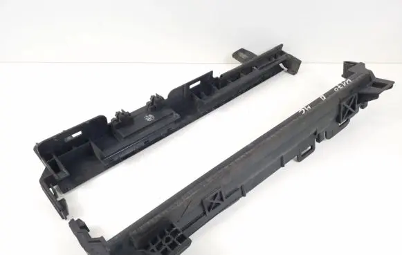 Mercedes-Benz E C207 W207 Radiator mount bracket A2045010320