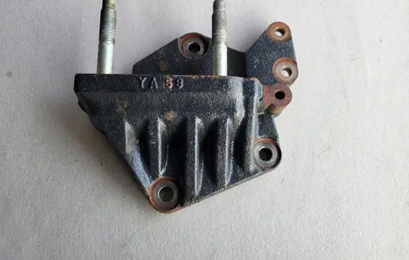 Mitsubishi Outlander Engine mounting bracket