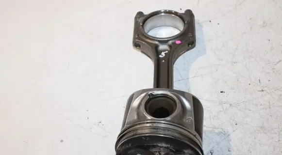 Volvo V70 Piston with connecting rod 81L123