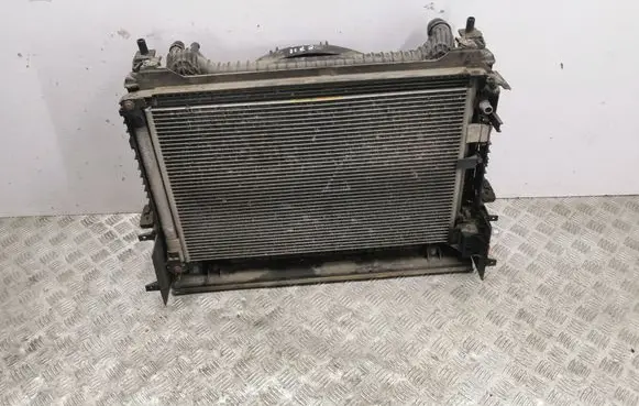 Jaguar XE Radiator set GX738C607AD