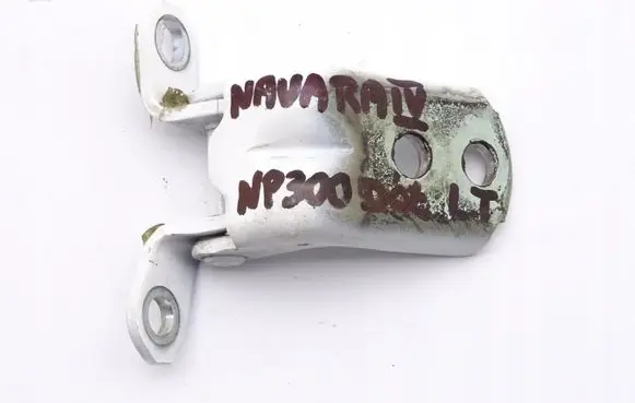 Nissan Navara D23 Rear door hinge set 