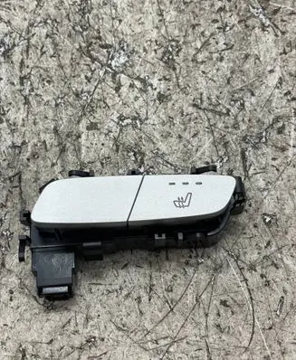 Mercedes-Benz C W205 Seat heating switch A2139057502 15002101 HW132000