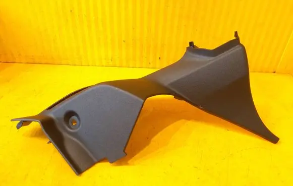 BMW 2 F44 (D)pillar trim (top) 7475573