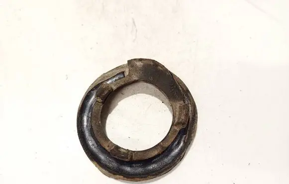 Toyota Auris 150 Front coil spring rubber mount 