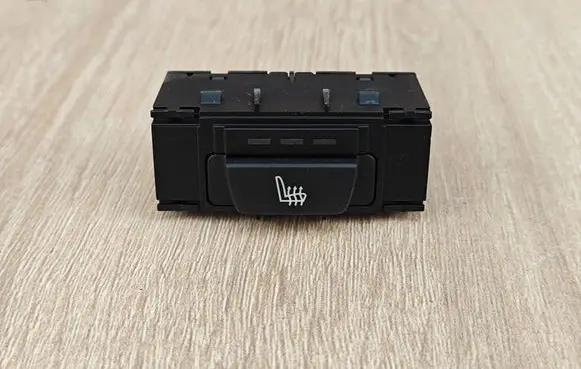 BMW 5 G30 G31 G38 Seat heating switch 9364672