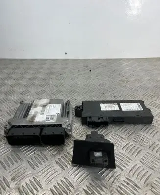 BMW 3 E90 E91 Engine ECU kit and lock set 7809212 7800727