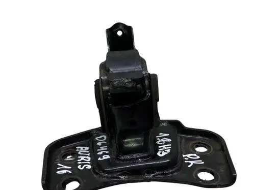 Toyota Auris E180 Engine mount bracket